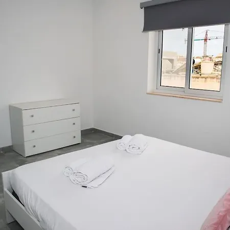 아파트 -two Bed Penthouse Birżebbuġa