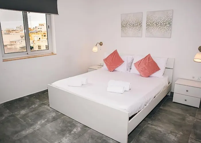 -two Bed Penthouse * Birżebbuġa